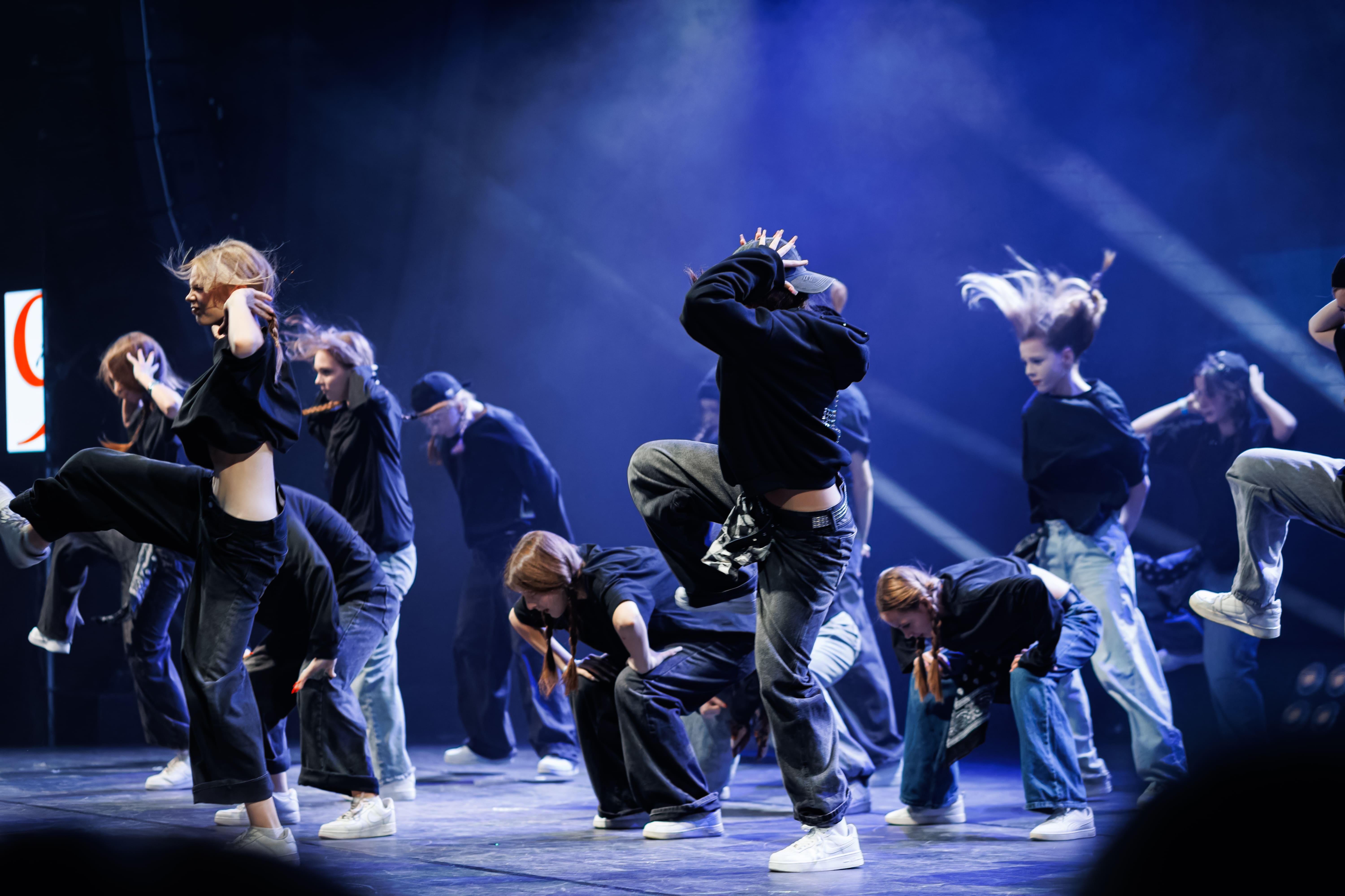 Танцевальное выступление на PRO_E_XZ 37