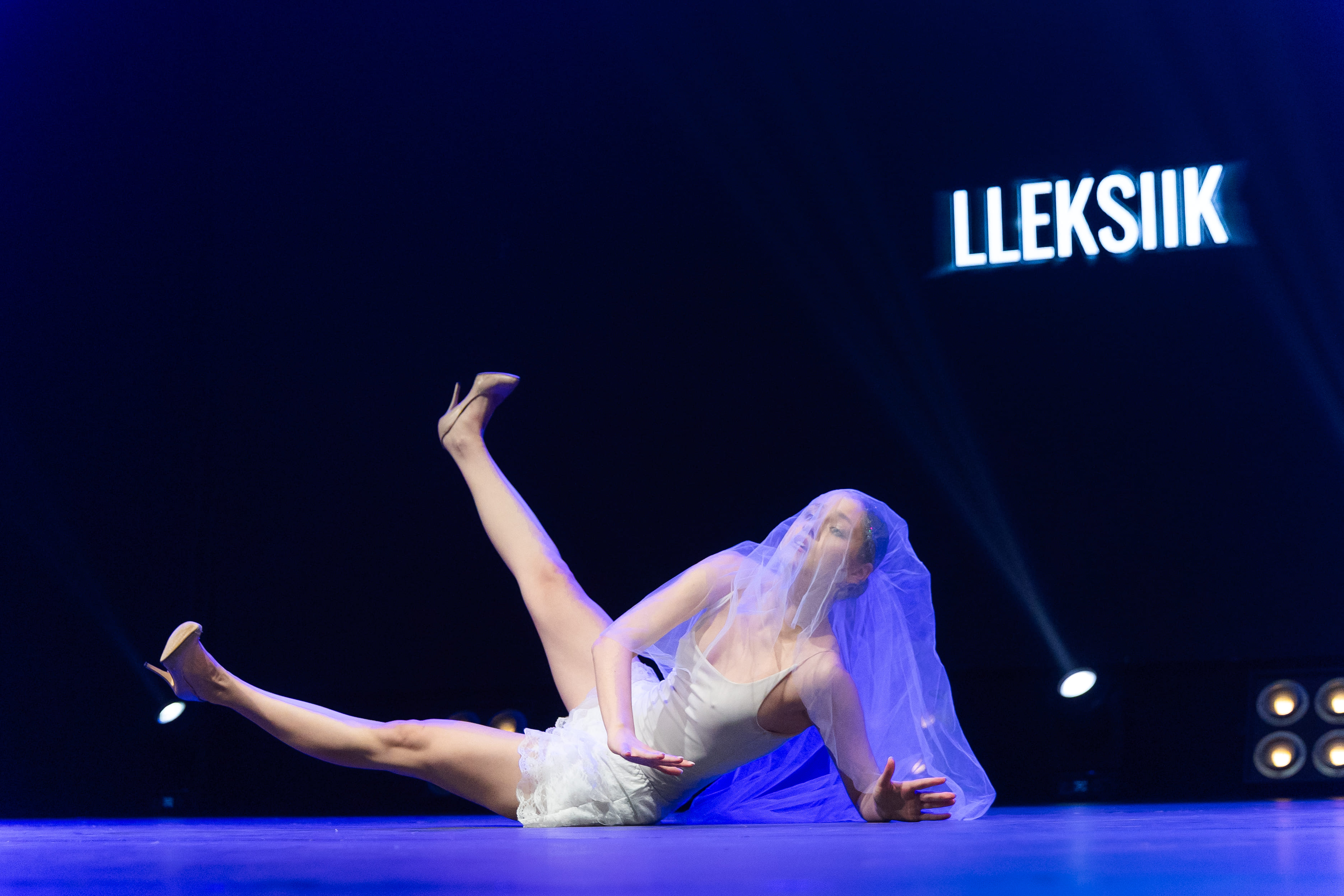 Танцевальное выступление на PRO_E_XZ 51